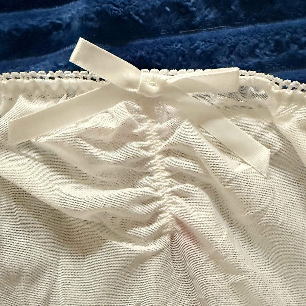 Sheer Short Sleeve See-Through Mesh Top - Picture 5 of 7